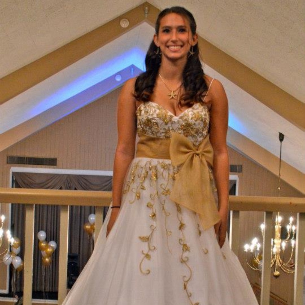 WHITE AND GOLD BALL GOWN WORN ONCE SIZE 10